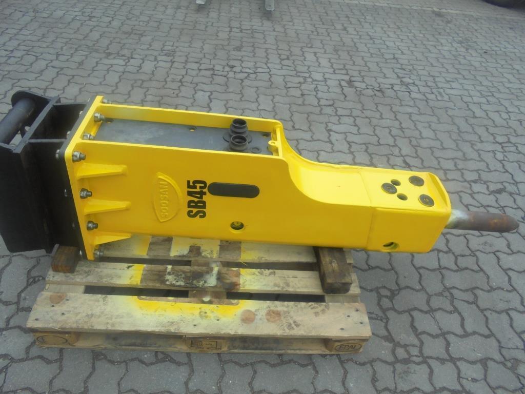 SOOSAN SB45 at Work